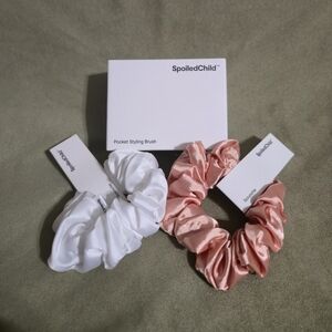 SpoiledChild Pocket Brush and Scrunci Set